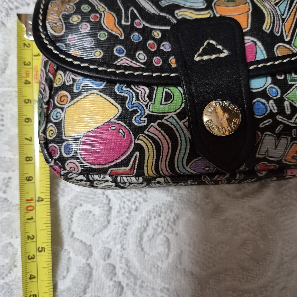 Dooney & Bourke Multicolor Graphic Clutch/ Wristlet/ Wallet - Picture 3 of 7